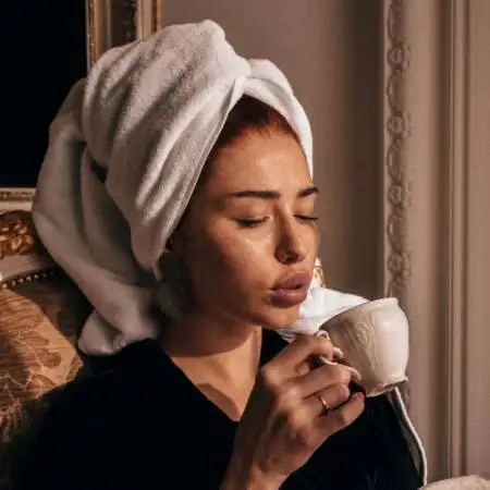 Ilana, 27