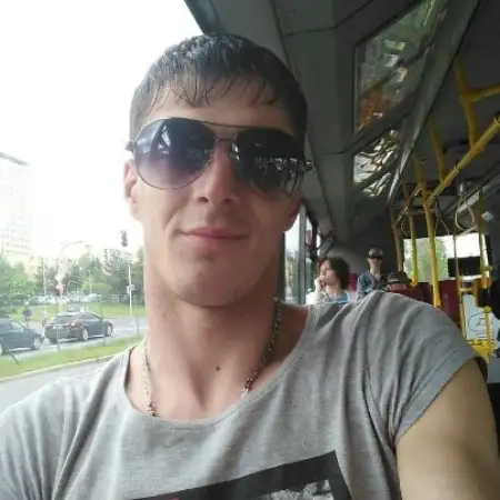 Domenik, 37