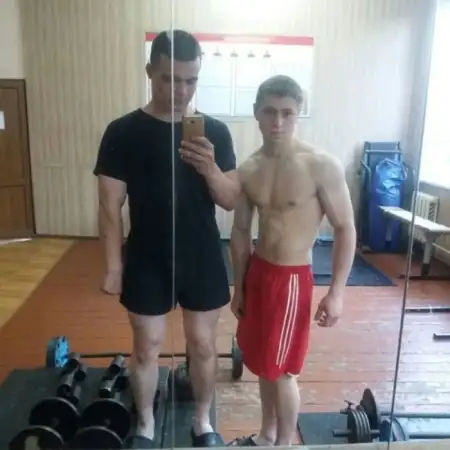 Maksim, 28