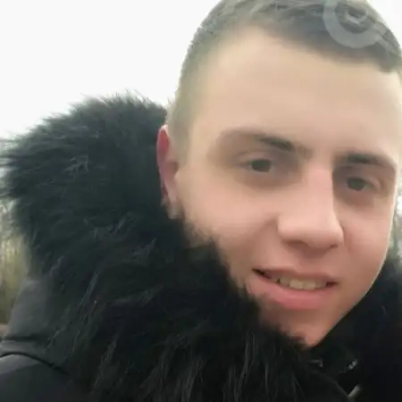 Pavel, 32