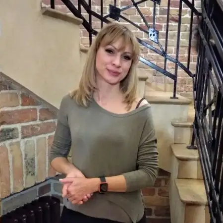 Iryna, 50