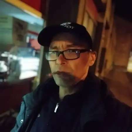 Ruslan, 49