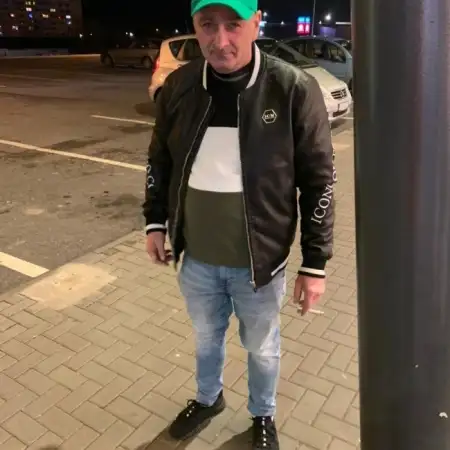 Vasil, 51