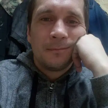 Alex, 46