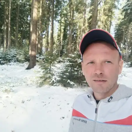 Viktor, 40