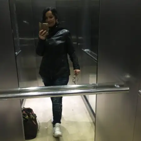 Hellen, 58
