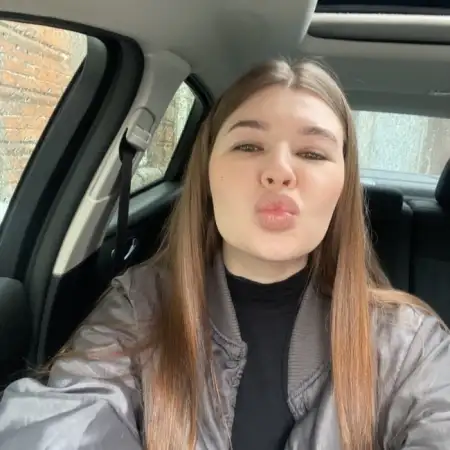 Julia, 31