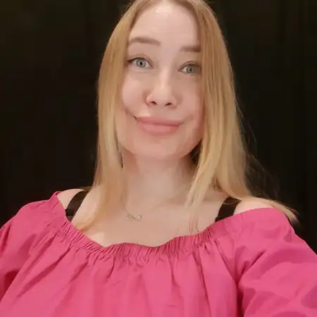 Larisa, 45