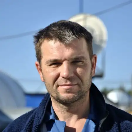 Виктор, 54