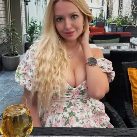 Diana, 28