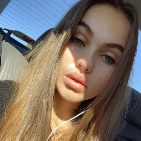 Christina, 27