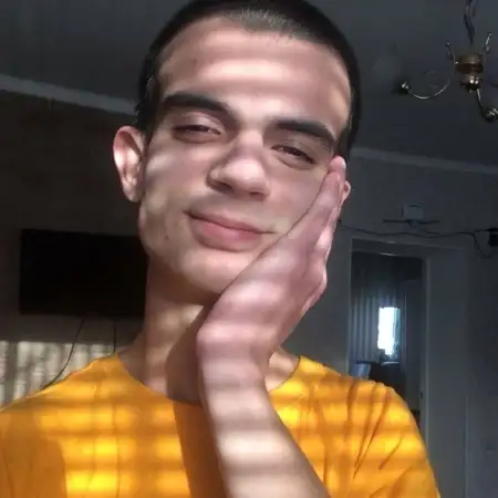 Веня, 22