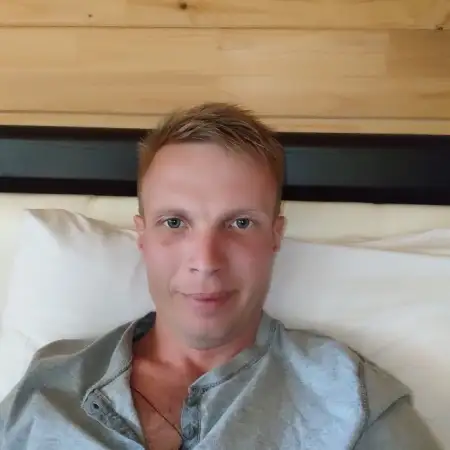 Aleks, 38