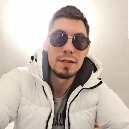 Maksym, 32