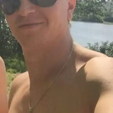 Artur, 37