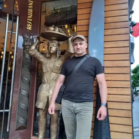 Artem, 47