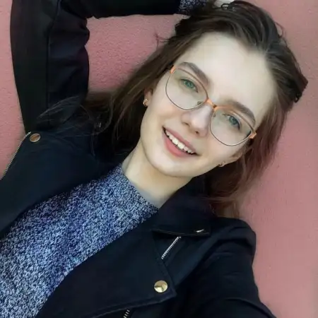 Maria, 21
