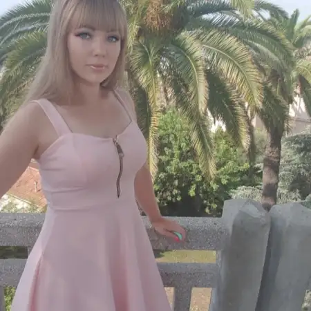 Isabella, 34