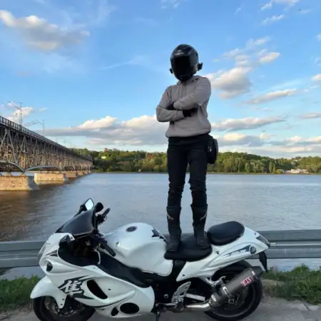 Артем, 21