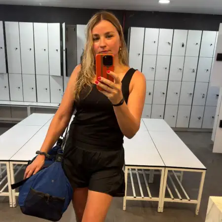 Natali, 48