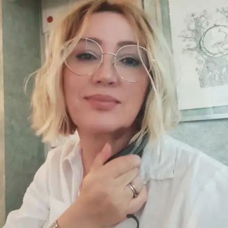 Vera, 54