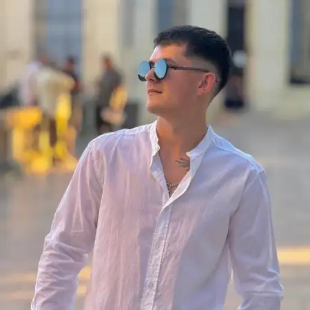 Andrei, 19