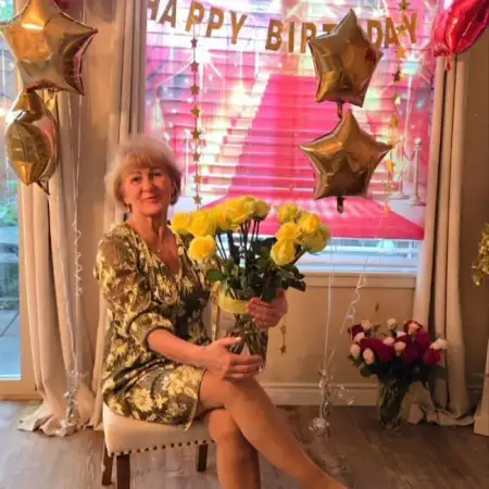 Nina, 63