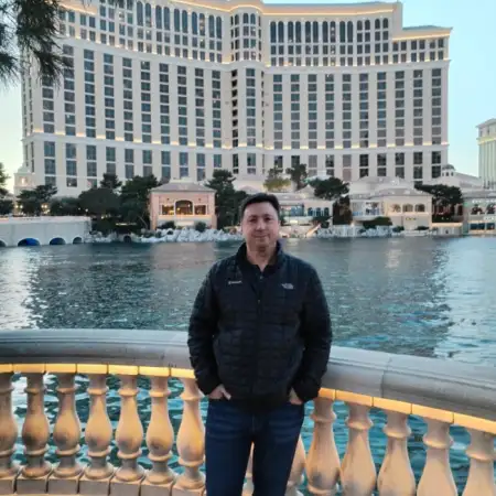 Leo, 52