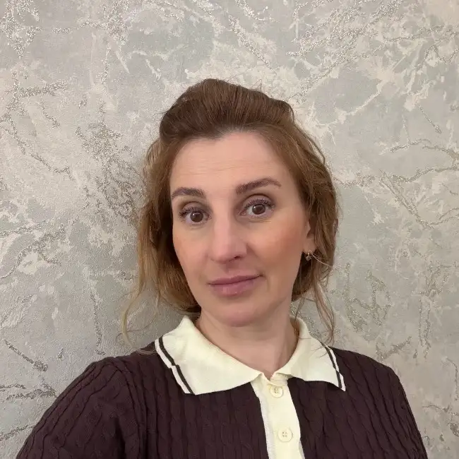 Юлия, 44